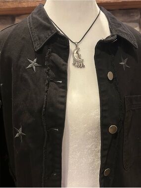 VTG Easel Star Embroidered Black Denim Jacket Raw Hem Celestial Whimsigoth Sz L